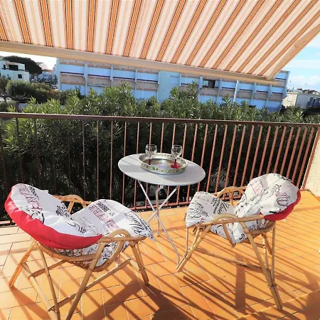 Apartment Grand Climatise Pour 4 Personnes Avec Parking, A 350m De La Au Grau-du-roi - Fr-1-307-222 Le Grau-du-Roi