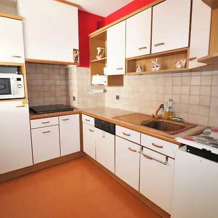 Apartment Grand Climatise Pour 4 Personnes Avec Parking, A 350m De La Au Grau-du-roi - Fr-1-307-222