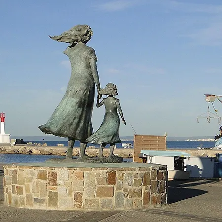 Daire Climatise Pour 4 Pers A 350m De La Avec Parking - Fr-1-307-222 Le Grau-du-Roi