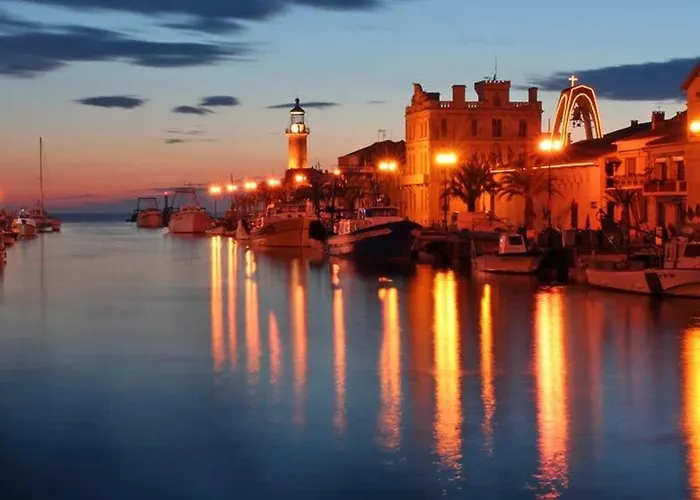 Climatisé Pour 4 Pers à 350m De La Avec Parking - Fr-1-307-222 Le Grau-du-Roi